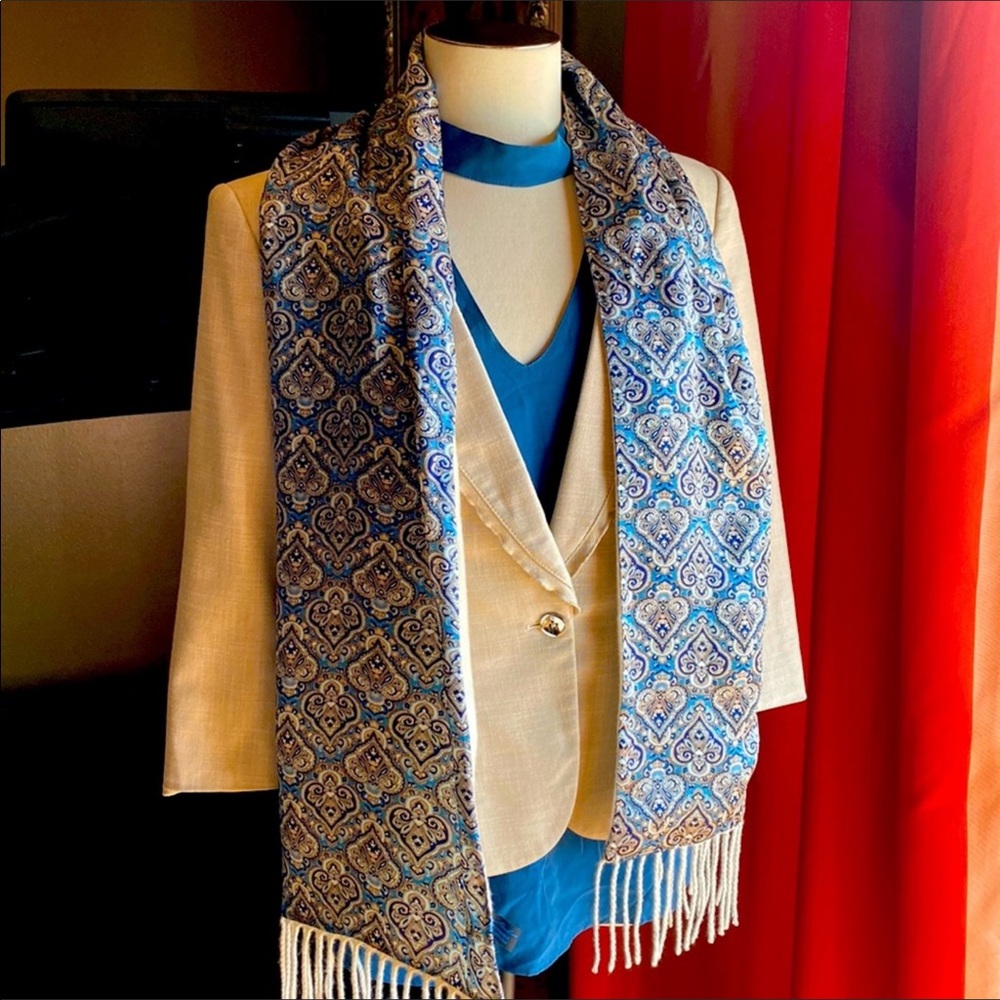 41 Hawthorn Silk Blouse - Picture 7 of 7